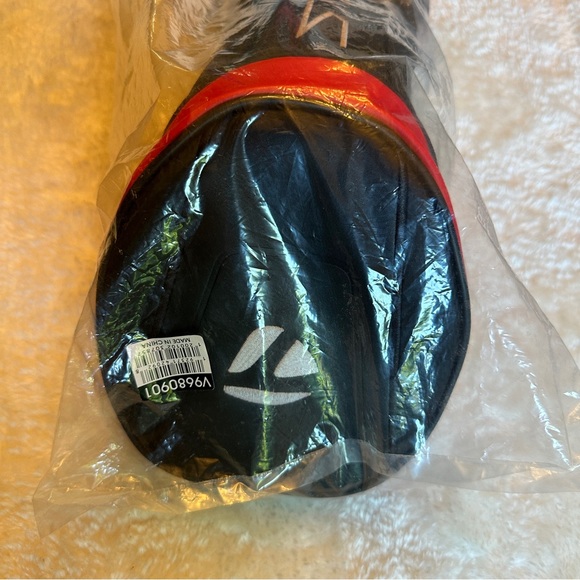 TaylorMade NEW golf Stealth Driver Black/red Headcover - Picture 2 of 6